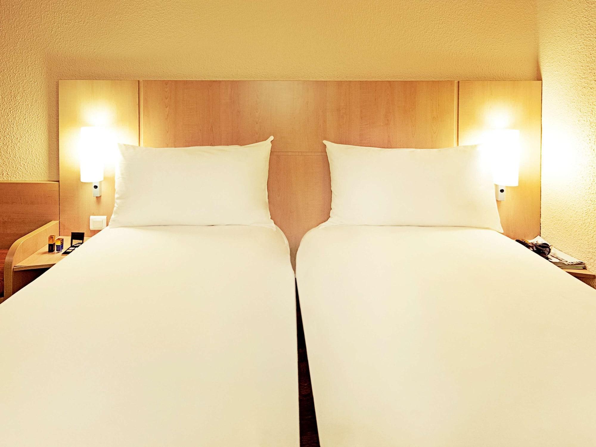 ไอบิส โบแว แอโรปอร์ Hotel โบเวส์ ภายนอก รูปภาพ