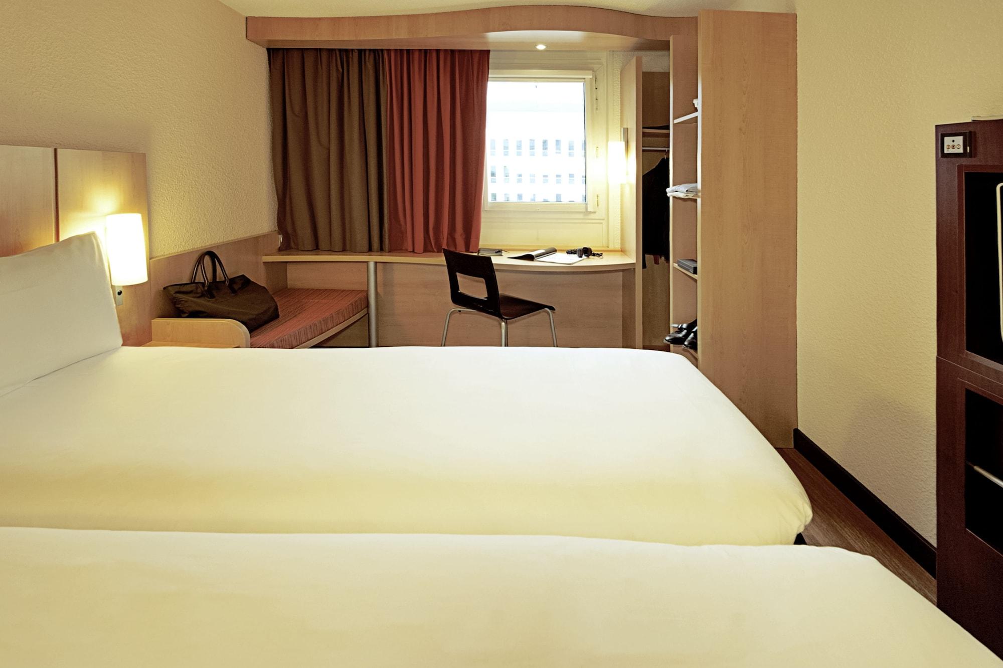 ไอบิส โบแว แอโรปอร์ Hotel โบเวส์ ภายนอก รูปภาพ