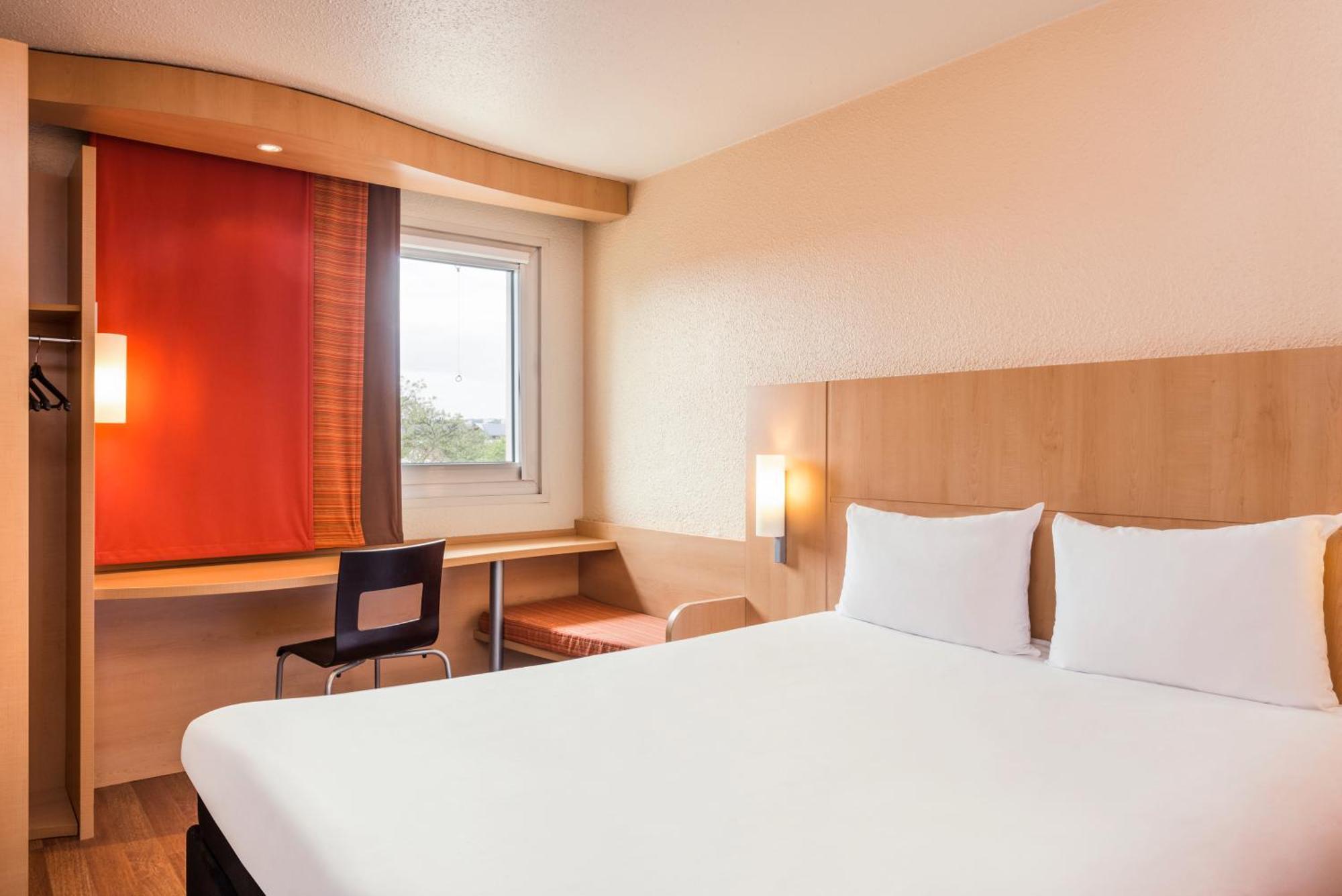 ไอบิส โบแว แอโรปอร์ Hotel โบเวส์ ภายนอก รูปภาพ