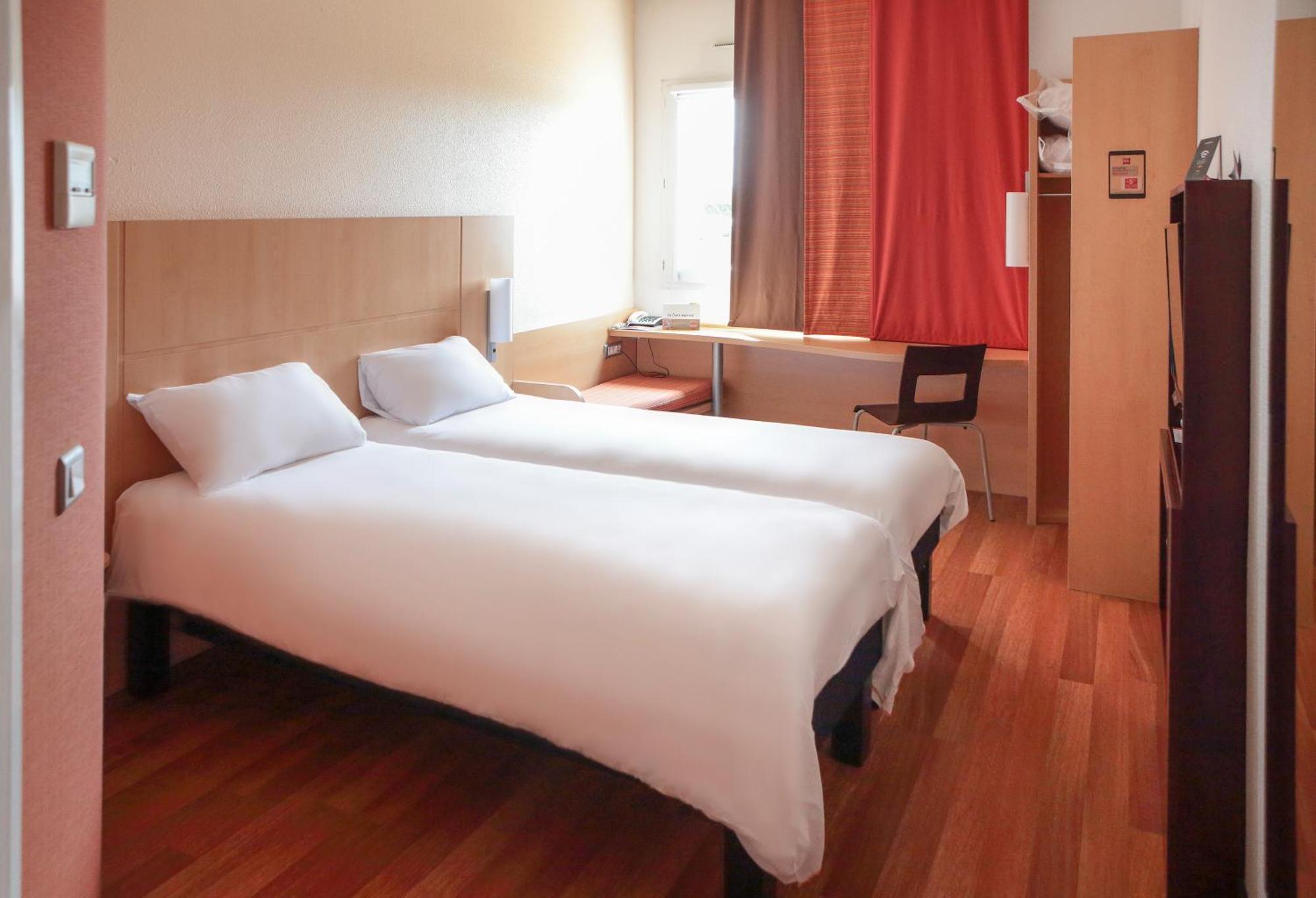 ไอบิส โบแว แอโรปอร์ Hotel โบเวส์ ภายนอก รูปภาพ