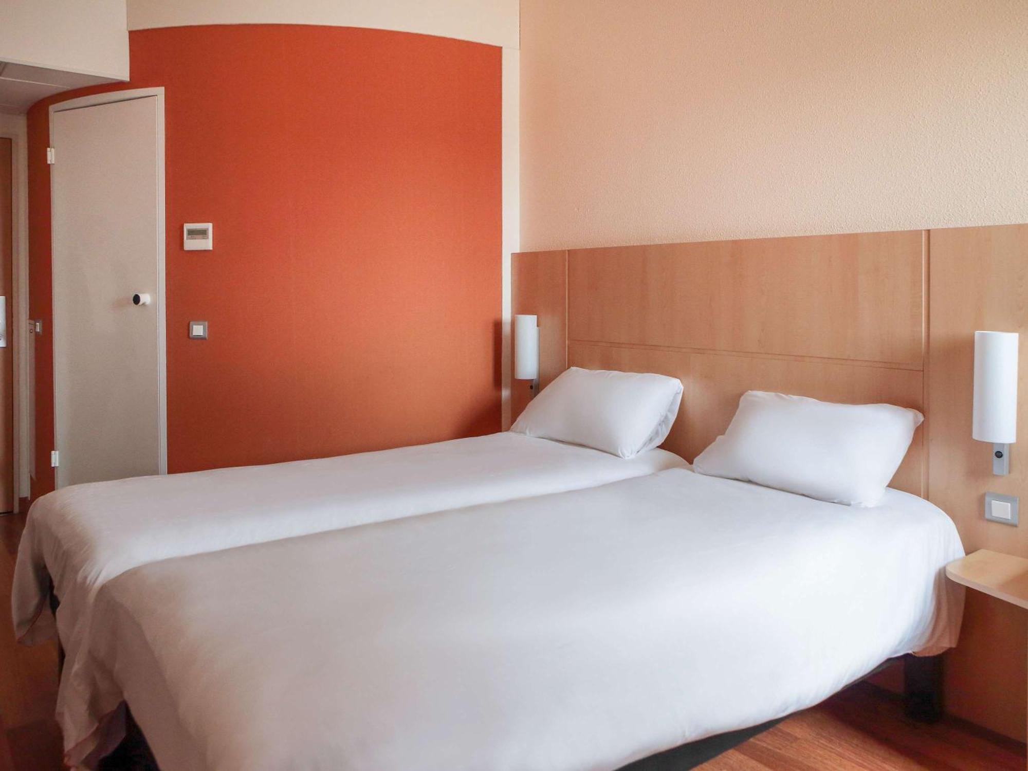 ไอบิส โบแว แอโรปอร์ Hotel โบเวส์ ภายนอก รูปภาพ