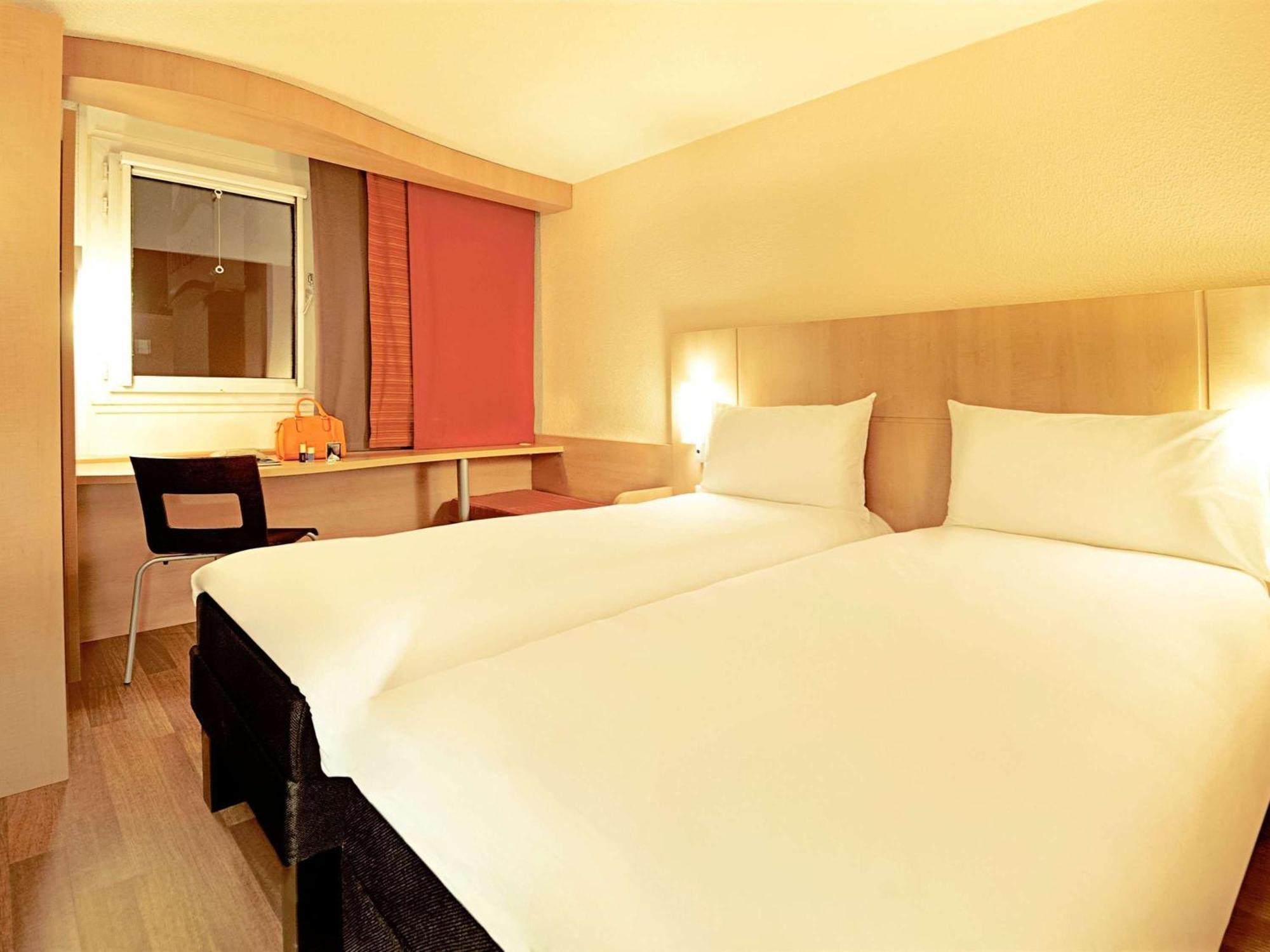 ไอบิส โบแว แอโรปอร์ Hotel โบเวส์ ภายนอก รูปภาพ