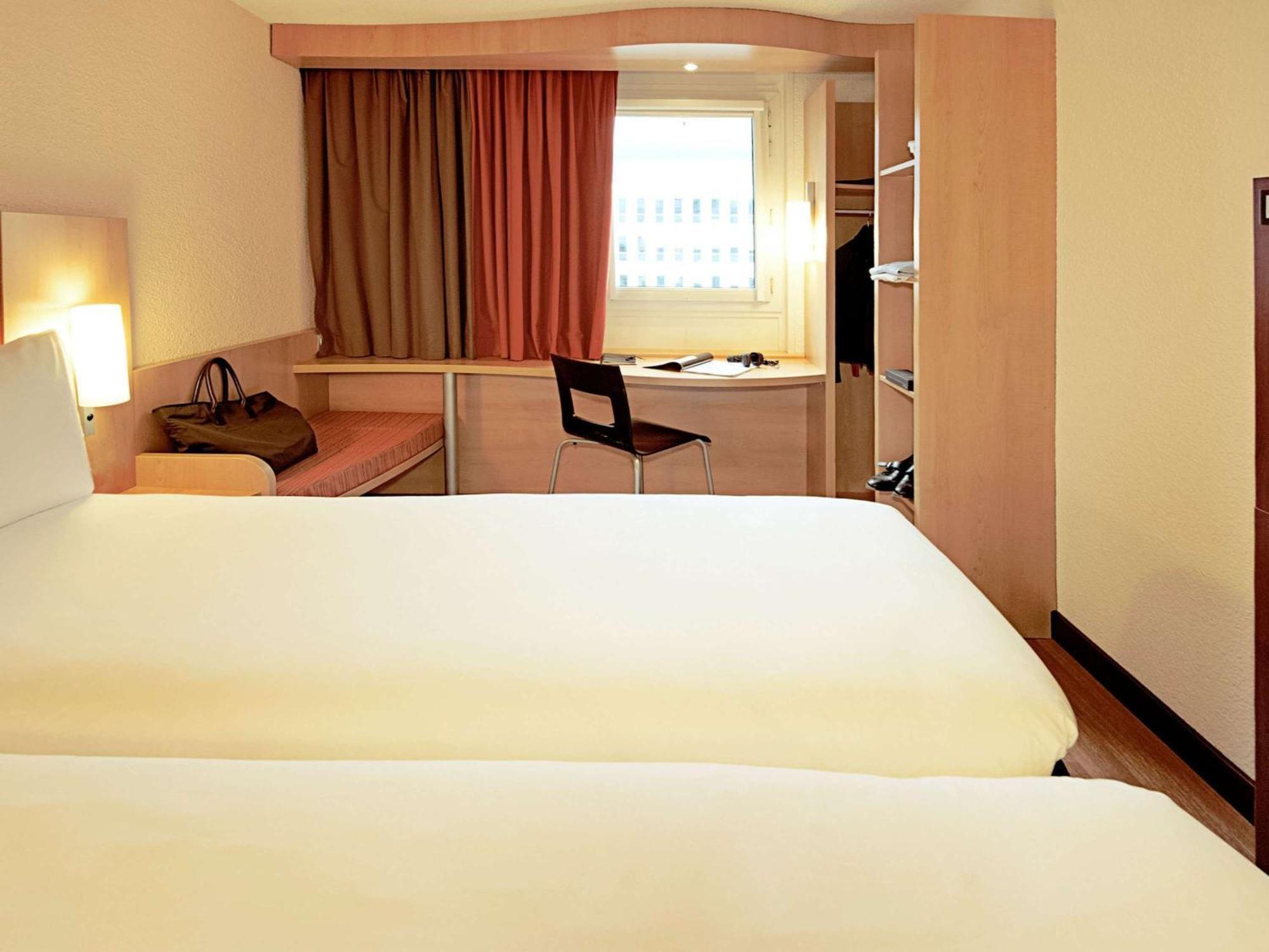 ไอบิส โบแว แอโรปอร์ Hotel โบเวส์ ภายนอก รูปภาพ