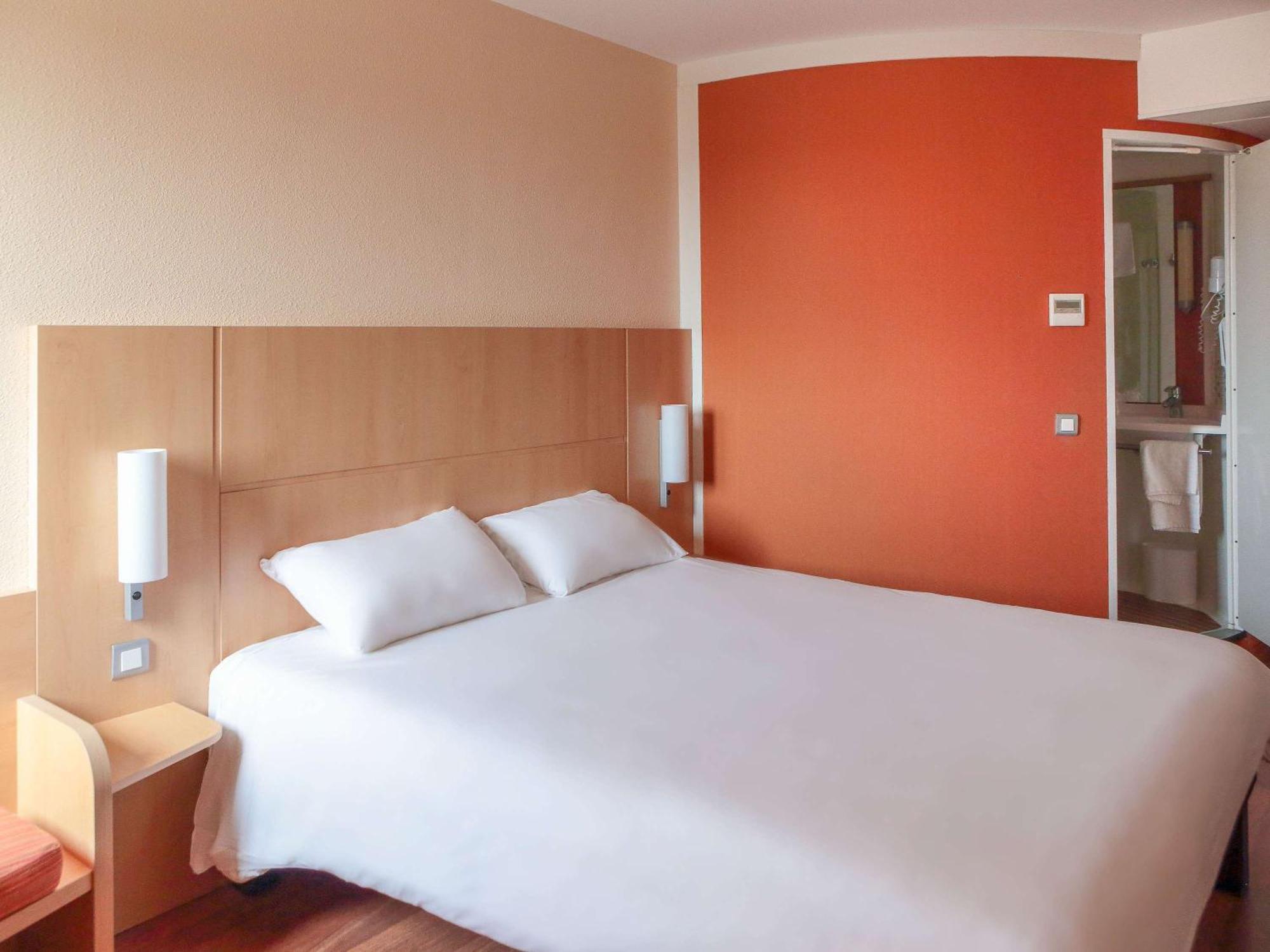 ไอบิส โบแว แอโรปอร์ Hotel โบเวส์ ภายนอก รูปภาพ