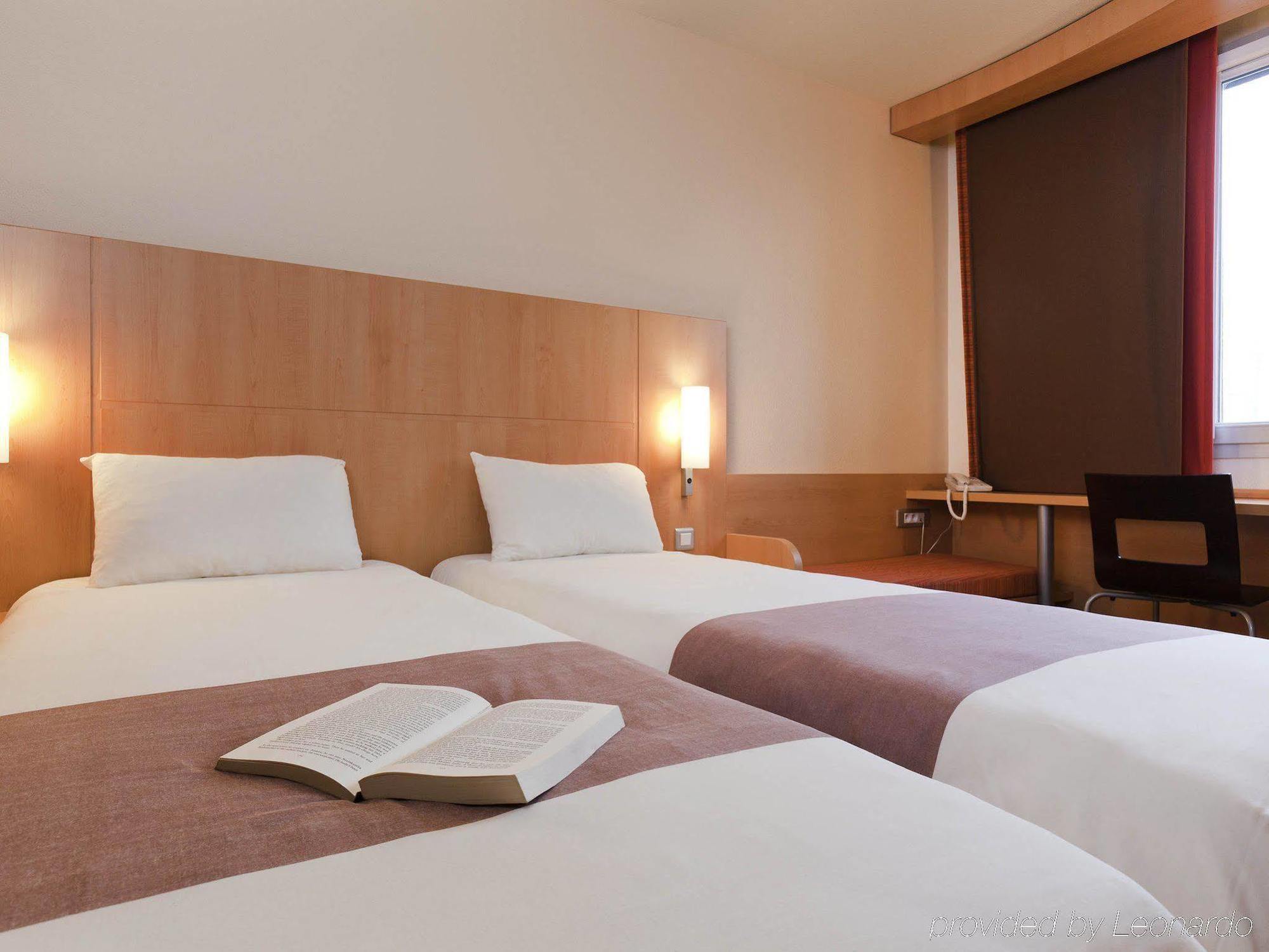 ไอบิส โบแว แอโรปอร์ Hotel โบเวส์ ภายนอก รูปภาพ