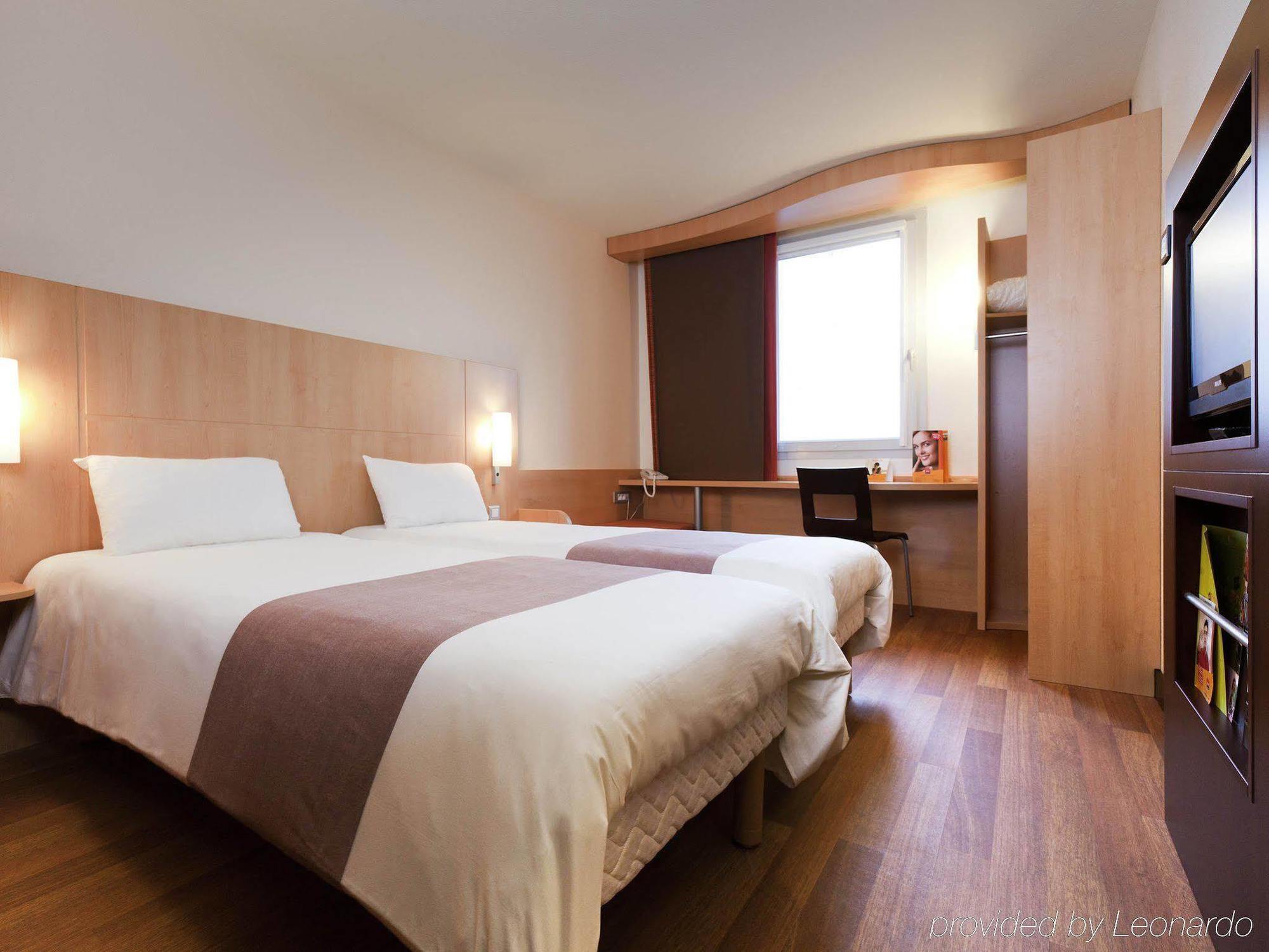 ไอบิส โบแว แอโรปอร์ Hotel โบเวส์ ภายนอก รูปภาพ
