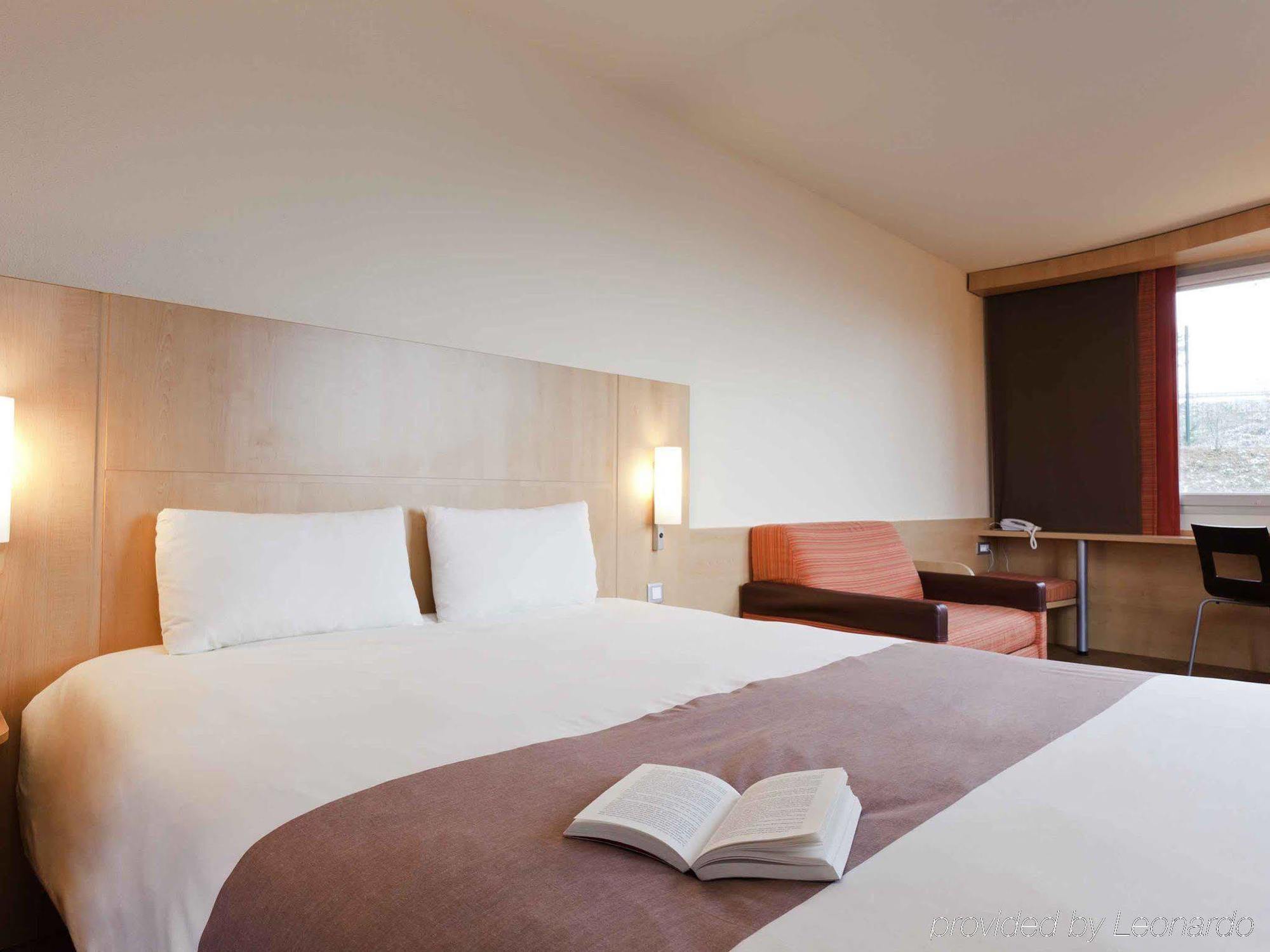 ไอบิส โบแว แอโรปอร์ Hotel โบเวส์ ภายนอก รูปภาพ